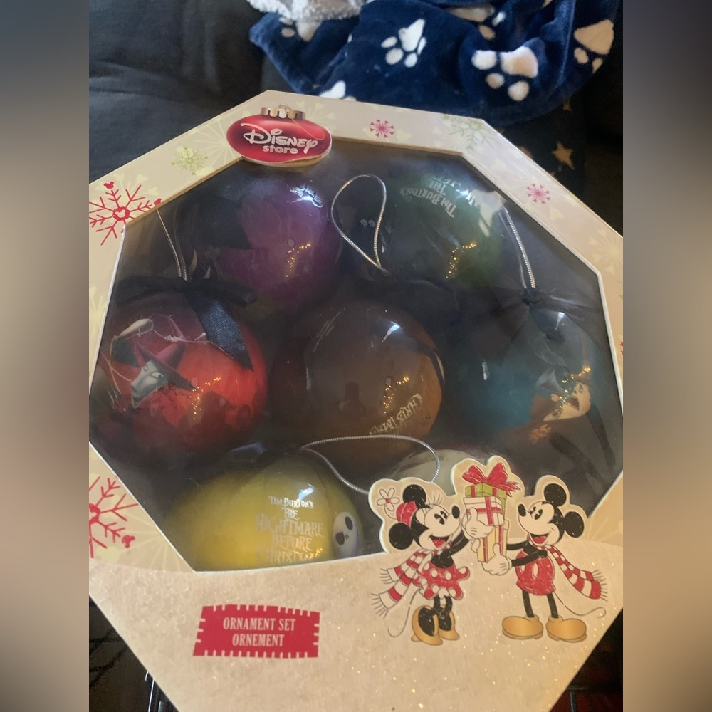 Super rare 2009 Nightmare Before Christmas Ornament Set